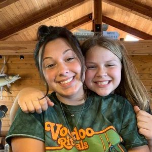 Meet your Posher, Aydia